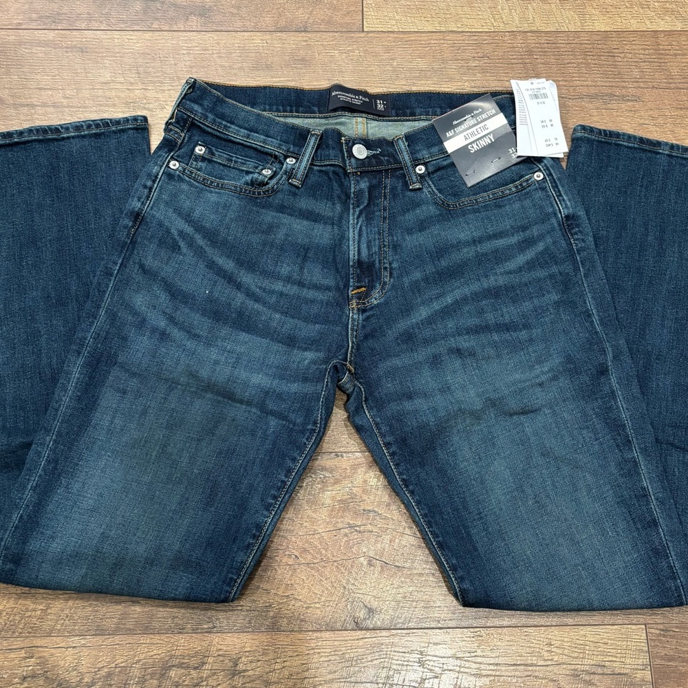 NWT Womens Abercrombie and Fitch Signature Stretch Skinny Denim Jeans